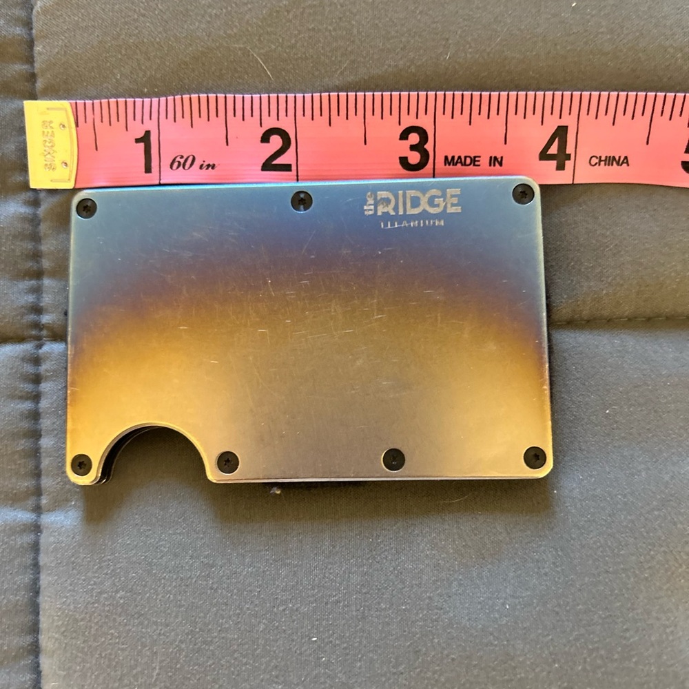 Ridge Gradient Card Holder. EUC